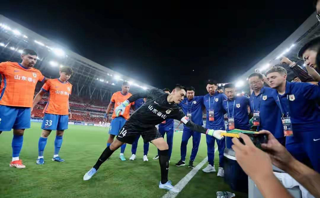 恒大胜利：主场比击败上海申花，领先优势扩大