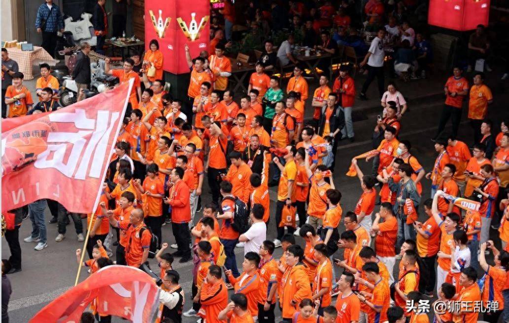 关于赛场中的激情,球迷热情高涨加剧的信息 关于赛场中的激情,球迷热情高涨加剧的信息