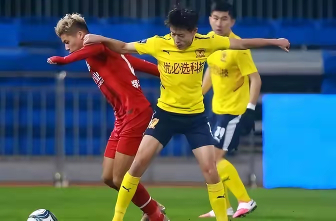 开云体育官网-职业足球联赛最新动态：外援表现出色，球队豪取三分的简单介绍