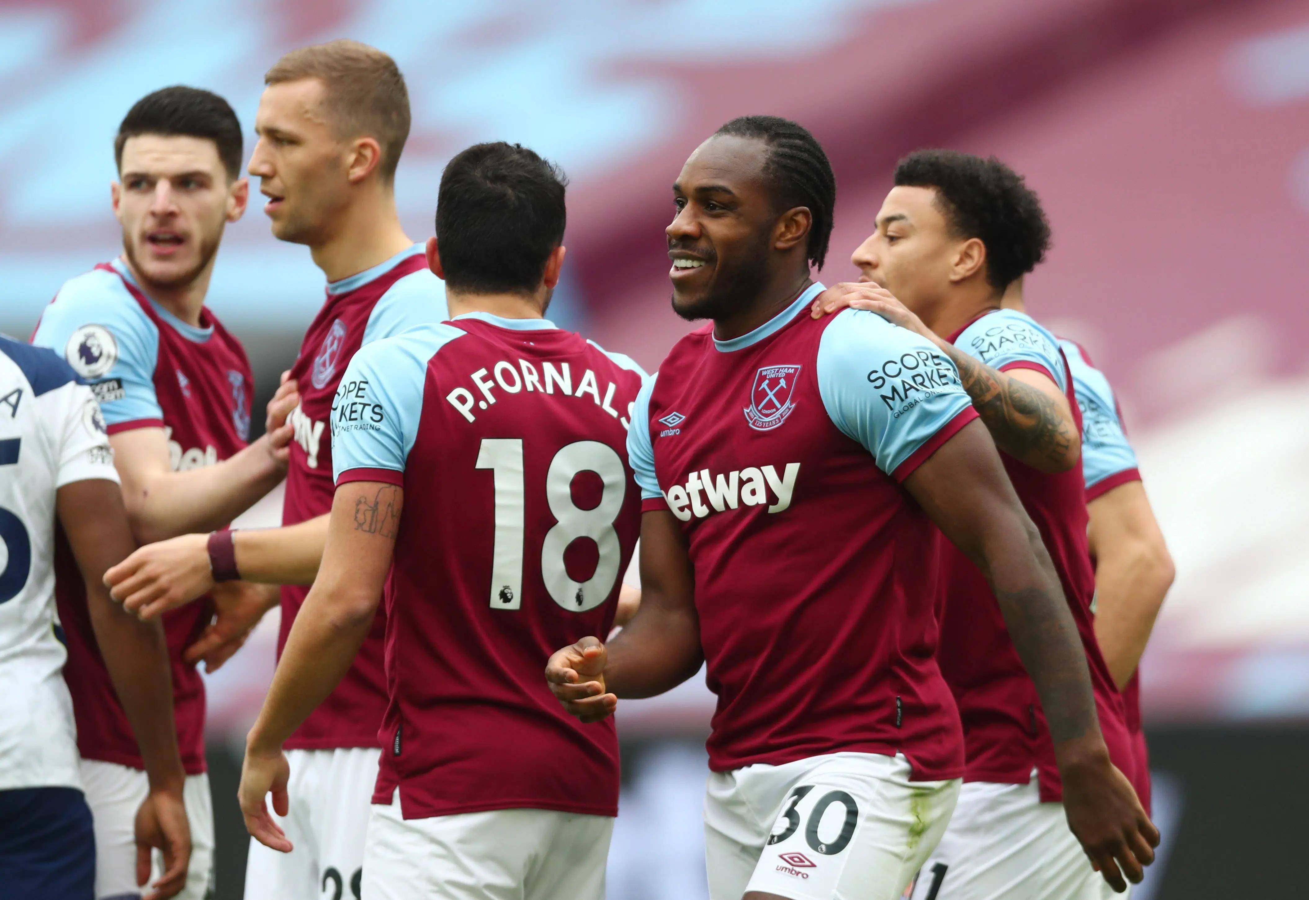 里尔在比赛中表现出色,夺得胜利 里尔在比赛中表现出色,夺得胜利