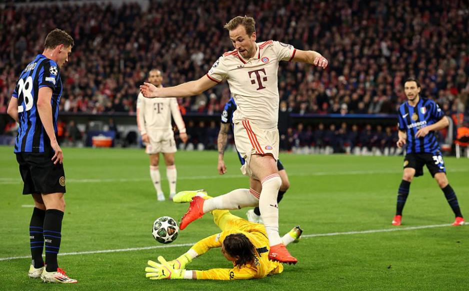 欧冠预选赛战况激烈,球员拼尽全力 欧冠预选赛战况激烈,球员拼尽全力