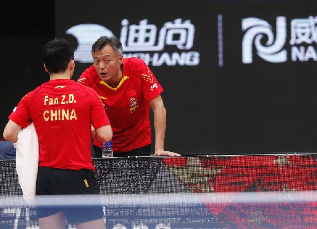 奥地利队鏖战瑞典队,马龙统治全场 奥地利队鏖战瑞典队,马龙统治全场