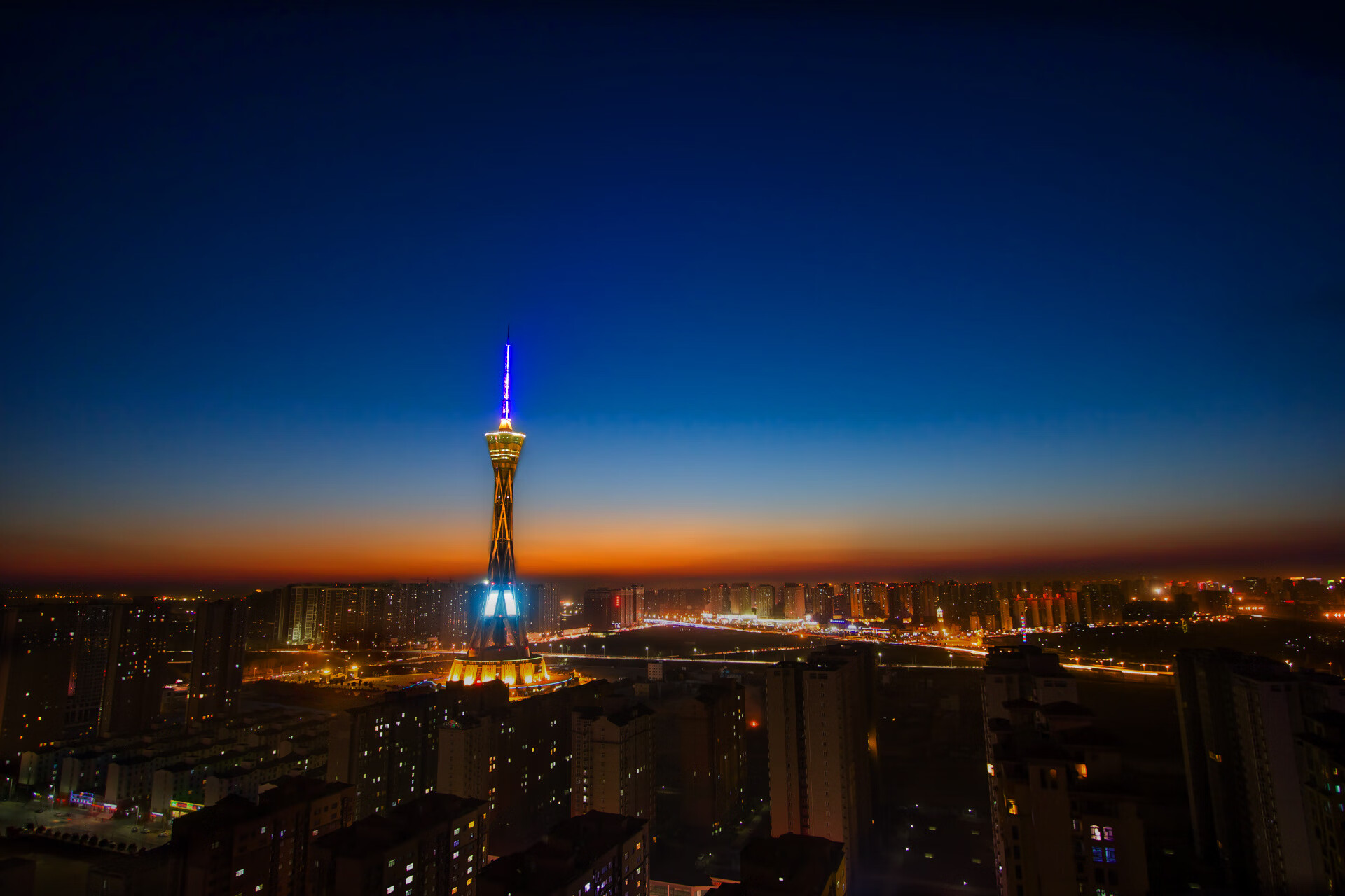 虚拟巅峰对决,深圳男篮跨联盟横扫老鹰,锡安30分难救主